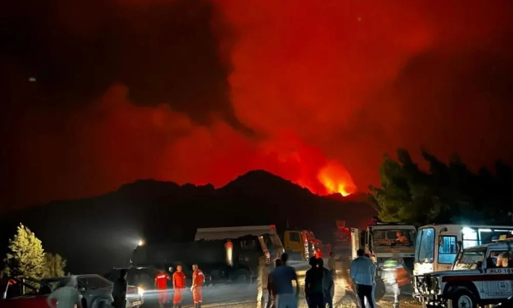 Τεράστια πυρκαγιά στα Κατεχόμενα: Εκκενώνονται χωριά